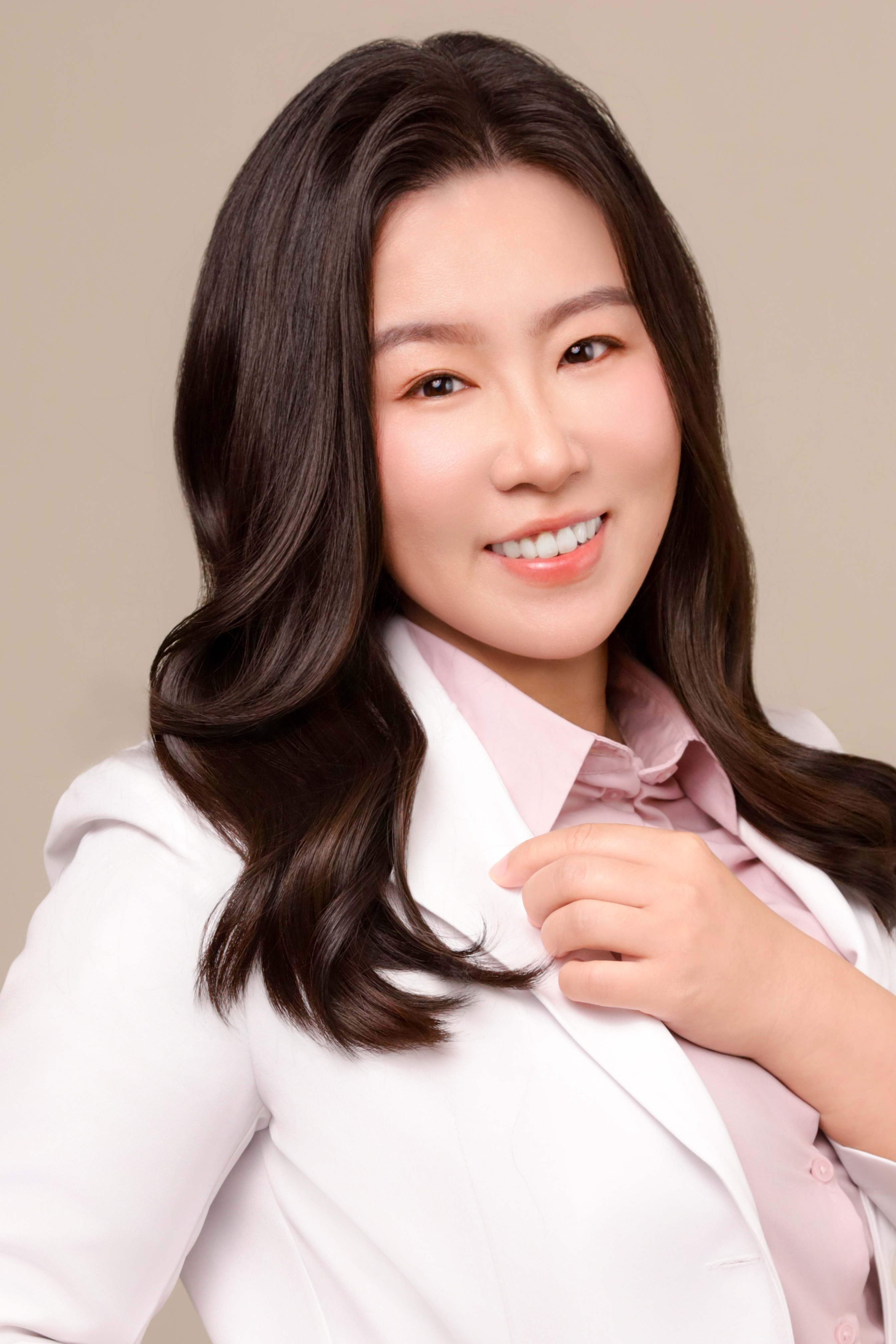 YEN, DANIELA YUNCHIN