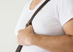 男性女乳症手術Gynecomestia(Male Breast Reduction )